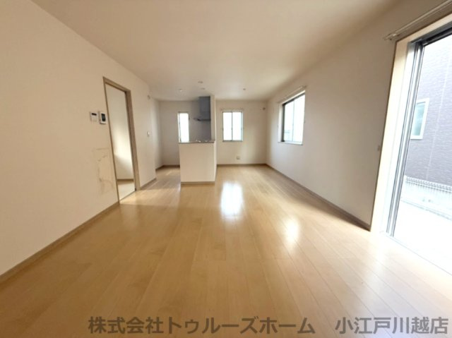 【居間・リビング】 | 入間市久保稲荷5丁目　中古戸建 | 【リフォーム前になります。】