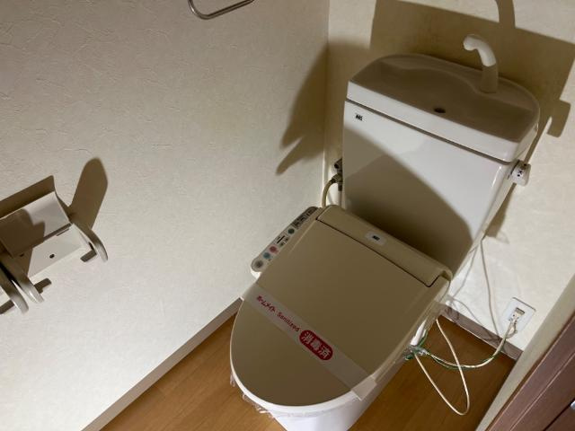 コンフォース六条院のトイレ|シャワー付トイレ