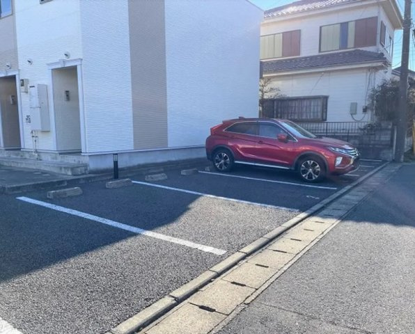 レオネクストビーズの駐車場