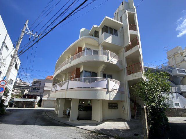 牧志２丁目売一戸建て（貸室付）の外観