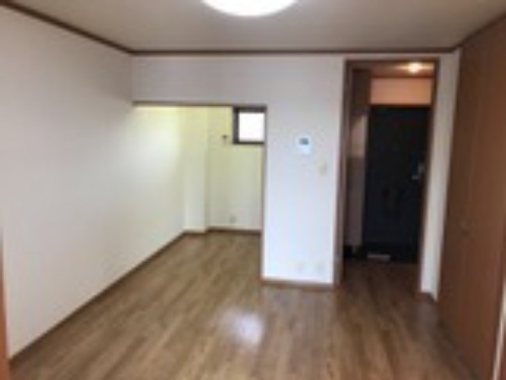 ロイヤルシティ小針の洋室