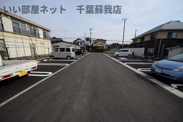 ジーナル１の駐車場