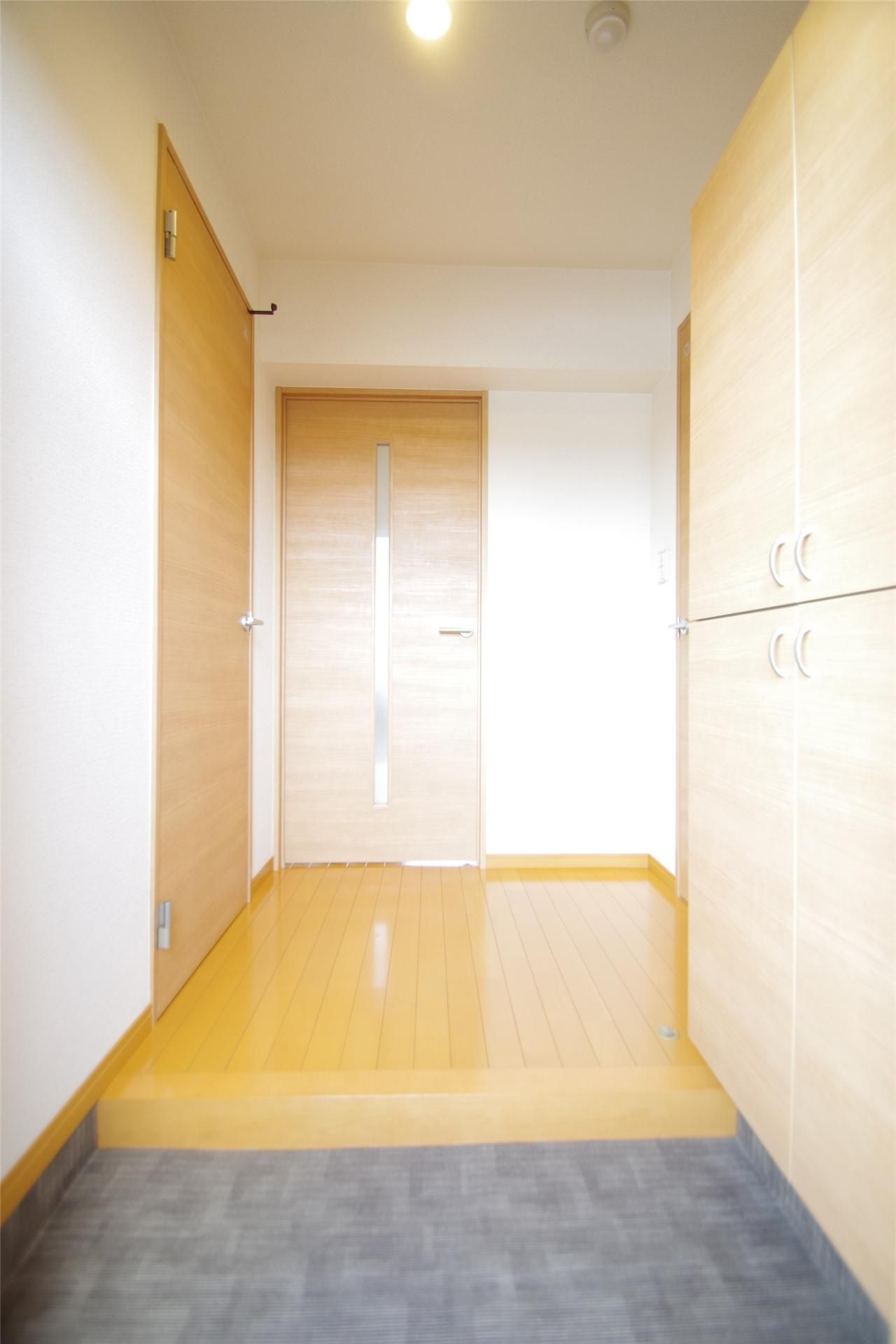 合志市幾久富の賃貸マンションの玄関