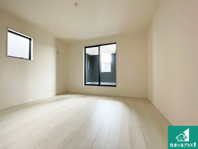 姫路市東山　第4期　新築一戸建ての洋室|シンプルな洋室は、自分好みのインテリアが楽しめます♪ご家族とインテリアや家具を選びに行くのは新築購入時の醍醐味の一つです。ぜひお楽しみください♪