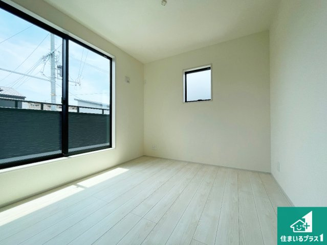 姫路市東山　第4期　新築一戸建ての洋室|シンプルな洋室は、自分好みのインテリアが楽しめます♪ご家族とインテリアや家具を選びに行くのは新築購入時の醍醐味の一つです。ぜひお楽しみください♪
