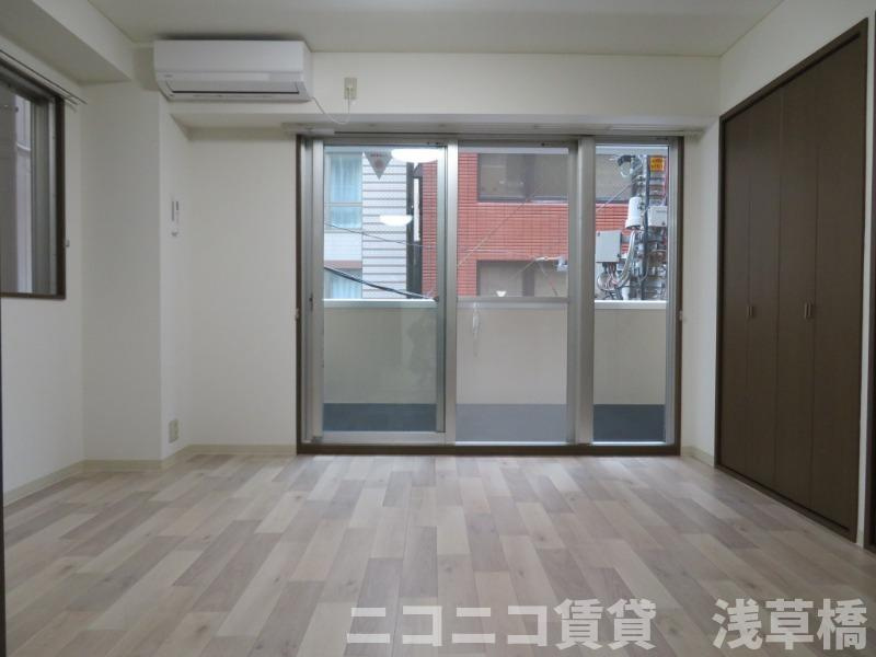 アブレスト浜町の居間・リビング