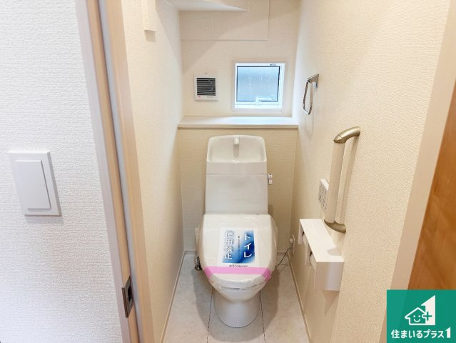 加古川市新神野　新築一戸建てのトイレ|1・2階の2ヶ所にあるので、朝の忙しい時間の順番待ちもなく、深夜の利用にも大変便利です。