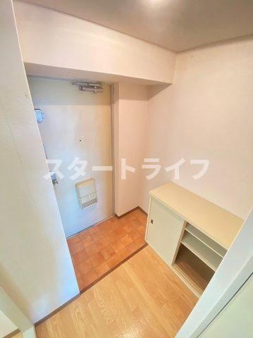 大阪市淀川区東三国３丁目の賃貸マンションの玄関