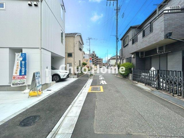 江戸川区南篠崎町1丁目新築分譲住宅の前面道路含む現地写真|全面道路