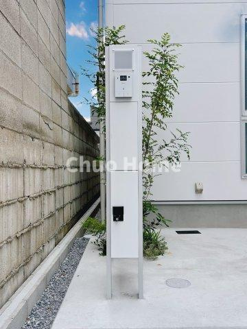 江戸川区南篠崎町1丁目新築分譲住宅の外観|留守中に便利な宅配ボックス完備