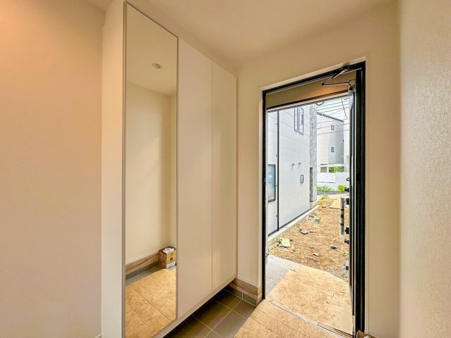 新築戸建全3棟　富士塚2丁目　2号棟の玄関|玄関です