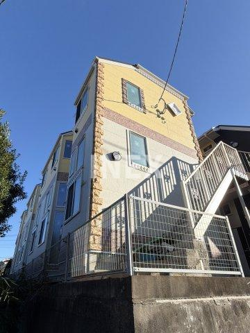 横浜市西区久保町のアパートの外観
