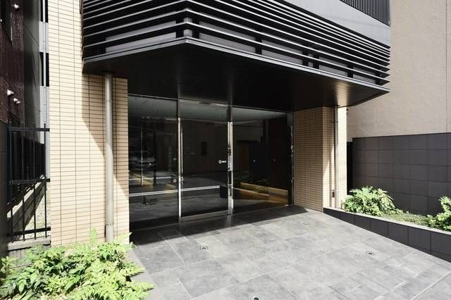 リアナスティル森下のエントランス