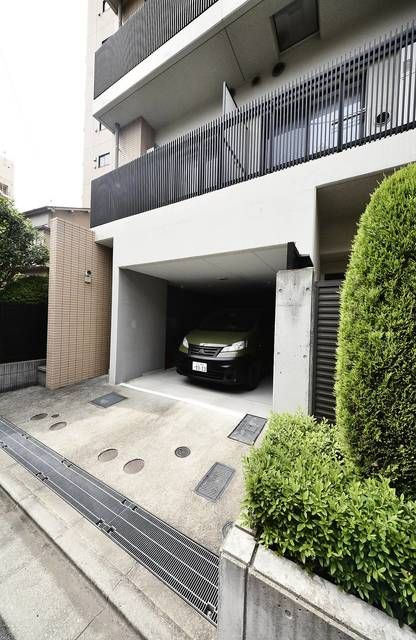 リアナスティル森下のエントランス