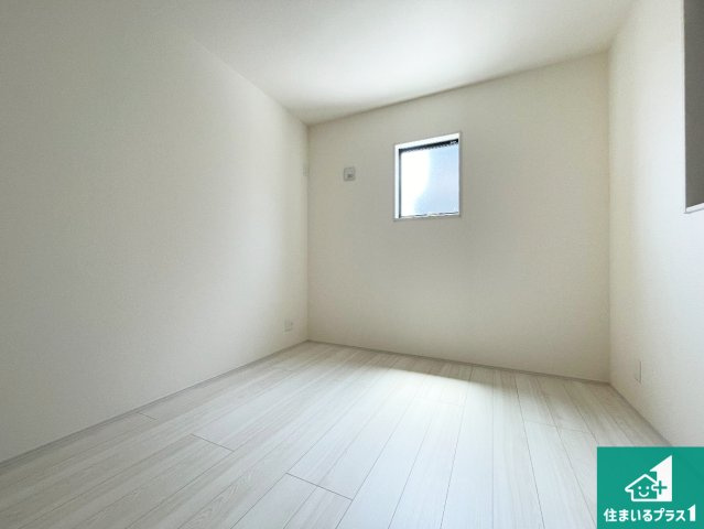 姫路市東山　第4期　新築一戸建ての洋室|シンプルな洋室は、自分好みのインテリアが楽しめます♪ご家族とインテリアや家具を選びに行くのは新築購入時の醍醐味の一つです。ぜひお楽しみください♪
