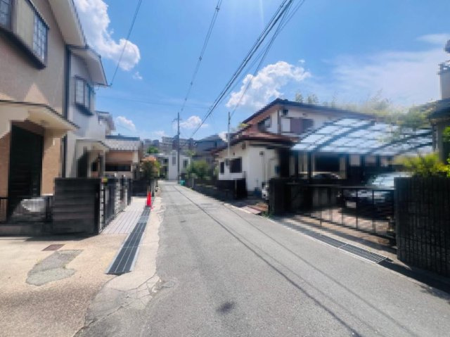 宮之下町　中古一戸建ての前面道路含む現地写真|■物件内覧・資金計画相談・住宅ローン相談、リフォーム相談、お問合せ受付中■
※当日・翌日のご内覧、ご相談はお電話でのお問合せがスムーズです！