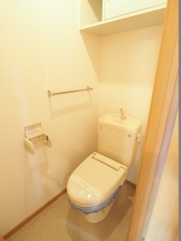 【トイレ】 | サンリット・ヴィラ　Ｂ | 落ち着いた色調のトイレです