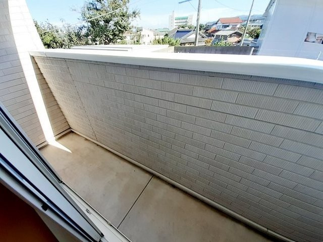 【バルコニー】 | フレッシュリーＢ | 外からの目が気にならないバルコニーで洗濯物が干せます