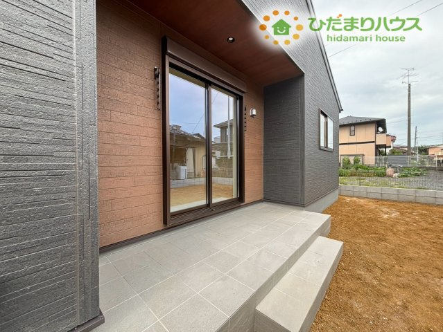 行田市佐間　第8　新築一戸建て　リーブルガーデン　01のその他|テラスは洗濯物干しやちょっとした休憩に便利なスペース♪外の空気を感じながら過ごせる心地よい場所で、家族の時間がより豊かになります(*^-^*)