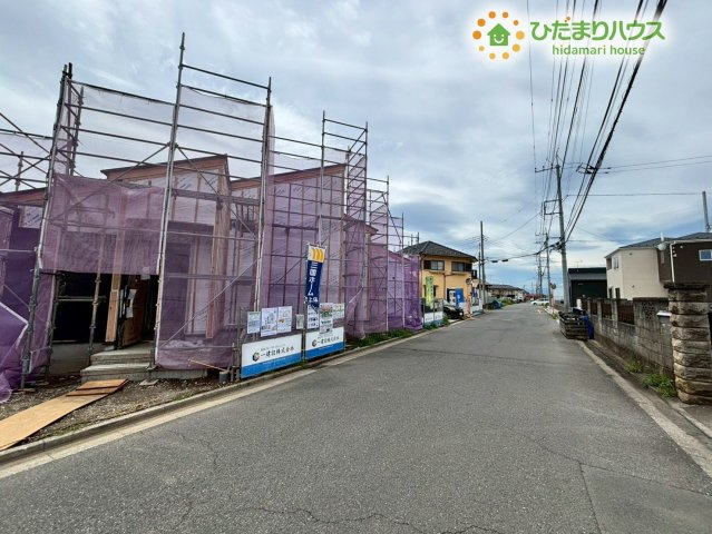行田市佐間　第8　新築一戸建て　リーブルガーデン　01の駐車場