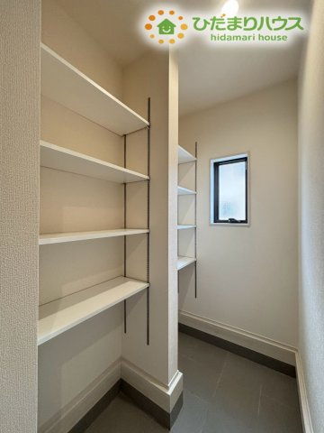 行田市佐間　第8　新築一戸建て　リーブルガーデン　01の収納|玄関横に便利な収納を完備！！アウトドア用品やベビーカー、日用品のストックなどをまとめてしまえて、玄関がいつも整った状態に。使い勝手の良さが日々の暮らしを支えます！