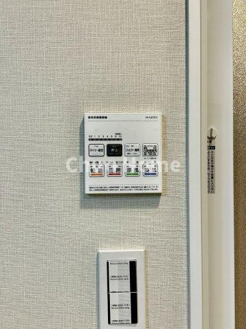 パレトーホー浅草の内装|【浴室乾燥機】暖房・冷風・換気・乾燥が可能です。毎日を快適に過ごせるうれしい機能が揃っています。雨の日の洗濯物も安心です。