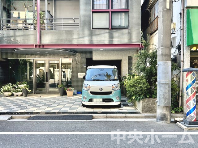 パレトーホー浅草の駐車場|【敷地内駐車場】最新の空き状況や費用などの詳細は担当スタッフまでお問い合わせください。
