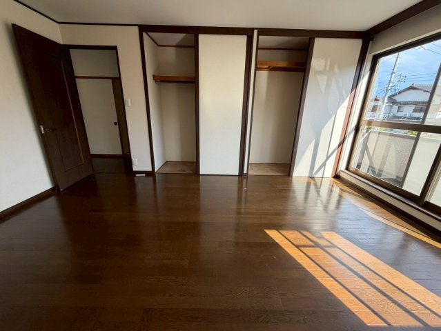 東郷町白鳥3丁目貸家の居間・リビング