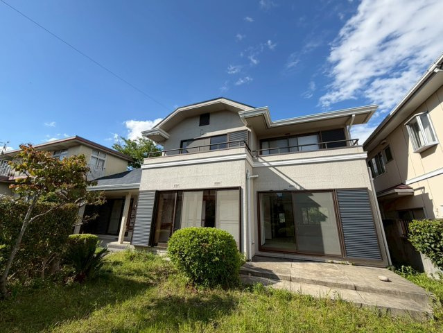 東郷町白鳥3丁目貸家