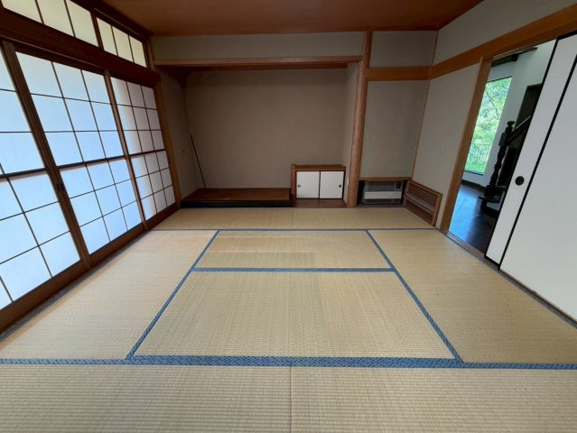 東郷町白鳥3丁目貸家の和室