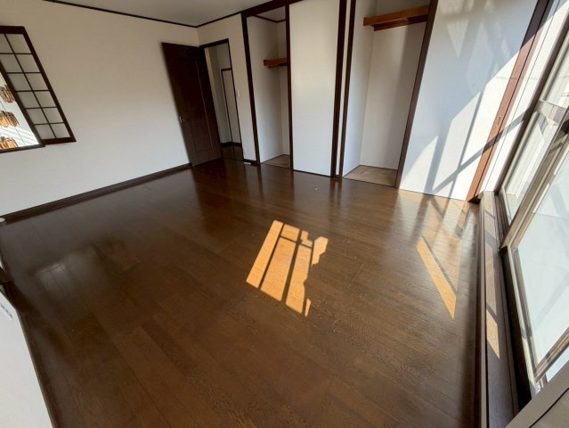 東郷町白鳥3丁目貸家の居間・リビング