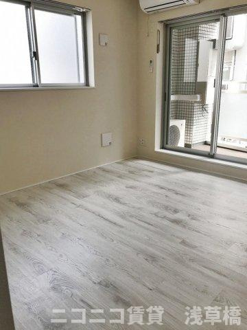 b’CASA蔵前のバルコニー