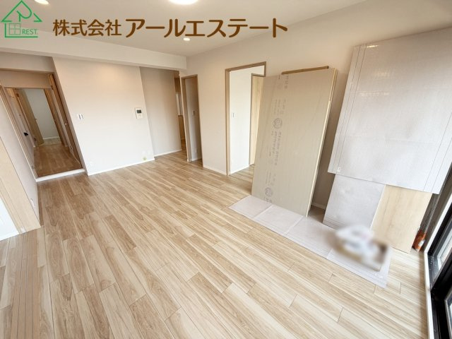 ベルハイツ白鷺Ⅱ　　JR「播磨高岡駅」徒歩16分の居間・リビング