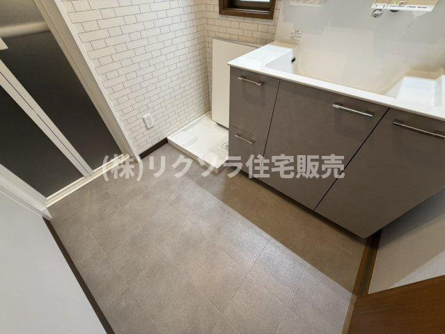 香里西之町　中古一戸建ての脱衣所|■物件内覧・資金計画相談・住宅ローン相談、リフォーム相談、お問合せ受付中■
※当日・翌日のご内覧、ご相談はお電話でのお問合せがスムーズです！