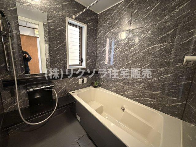 香里西之町　中古一戸建ての浴室|浴室乾燥機付き
■物件内覧・資金計画相談・住宅ローン相談、リフォーム相談、お問合せ受付中■
※当日・翌日のご内覧、ご相談はお電話でのお問合せがスムーズです！