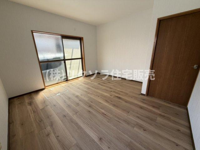 香里西之町　中古一戸建ての洋室|洋室7.5帖
■物件内覧・資金計画相談・住宅ローン相談、リフォーム相談、お問合せ受付中■
※当日・翌日のご内覧、ご相談はお電話でのお問合せがスムーズです！