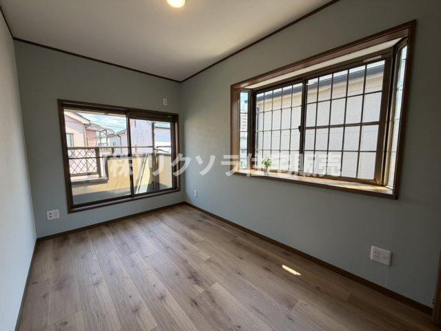 香里西之町　中古一戸建ての子供部屋|洋室5.5帖
■物件内覧・資金計画相談・住宅ローン相談、リフォーム相談、お問合せ受付中■
※当日・翌日のご内覧、ご相談はお電話でのお問合せがスムーズです！