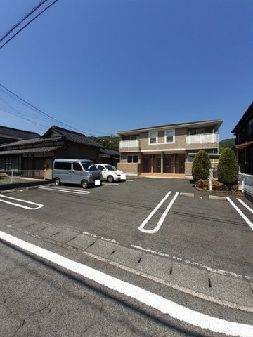 カーサ・モデルノの駐車場