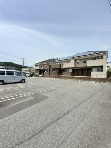 メゾン・ド・エアリーＡの駐車場