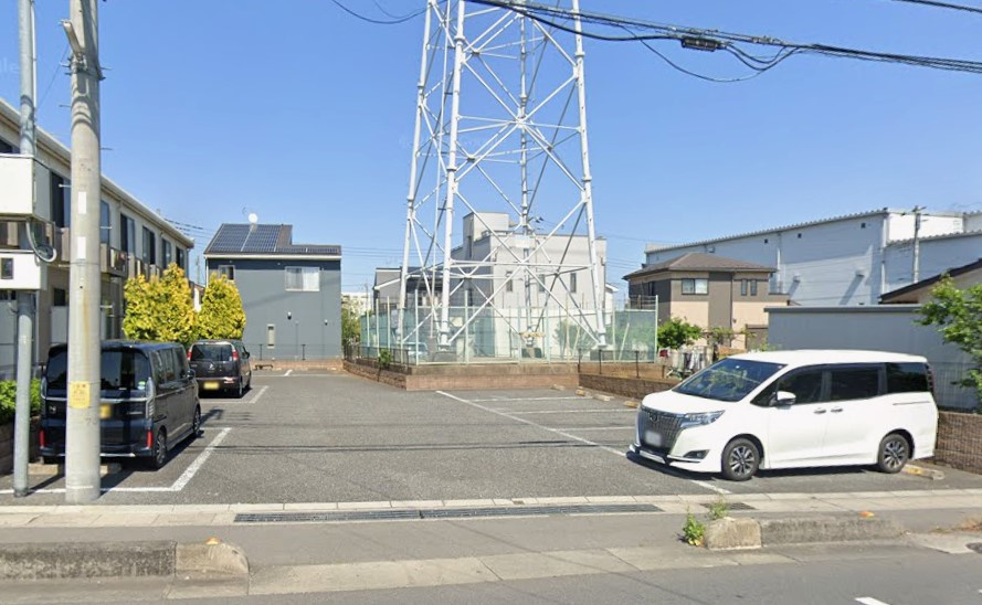 レオネクストハライチの駐車場