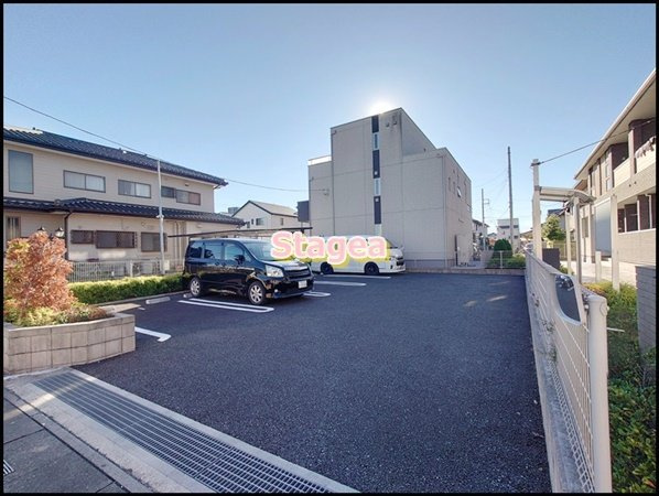 トゥール ドールの駐車場