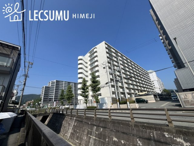 野里マンションの外観
