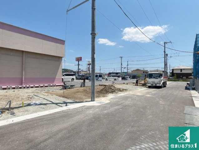 姫路市東山　第4期　新築一戸建ての外観|周辺は落ち着いた街並みの住宅地！子育てがしやすい住環境です！まだ未完成ですが、現地でしかわからない事もございます。是非一度ご覧ください。