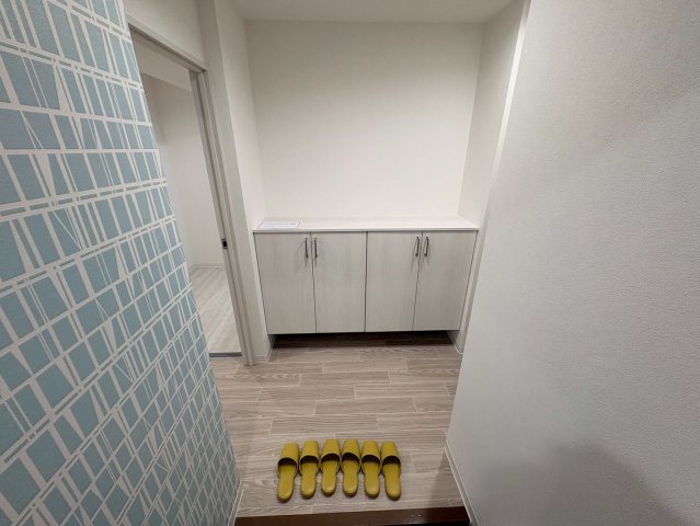 OMマンション東生駒の玄関