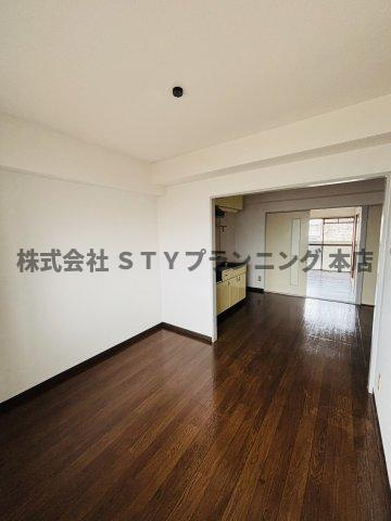 仲介手数料0円！アモール高針の居間・リビング