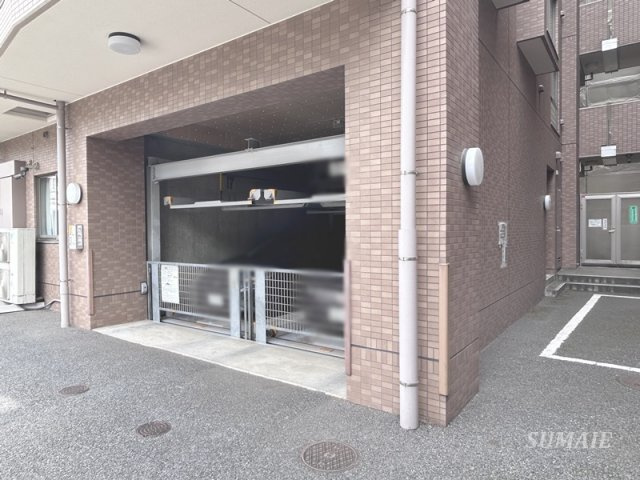 グローリオ十条のその他共用部分|駐車場です