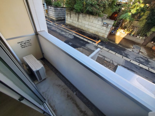 ＭＥＬＤＩＡ岩槻Ⅲのバルコニー|外からの目が気にならないバルコニーで洗濯物が干せます