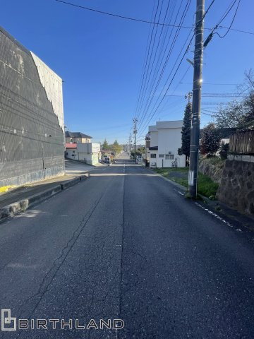 長久保二丁目　住宅用地の前面道路含む現地写真