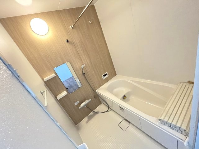 【浴室】 | 福岡市南区老司5丁目5期Y　1号棟（全2棟）【仲介手数料無料・0円】 | 現地写真。浴室です。