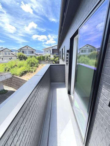 【バルコニー】 | 福岡市南区老司5丁目5期Y　1号棟（全2棟）【仲介手数料無料・0円】 | 現地写真。
